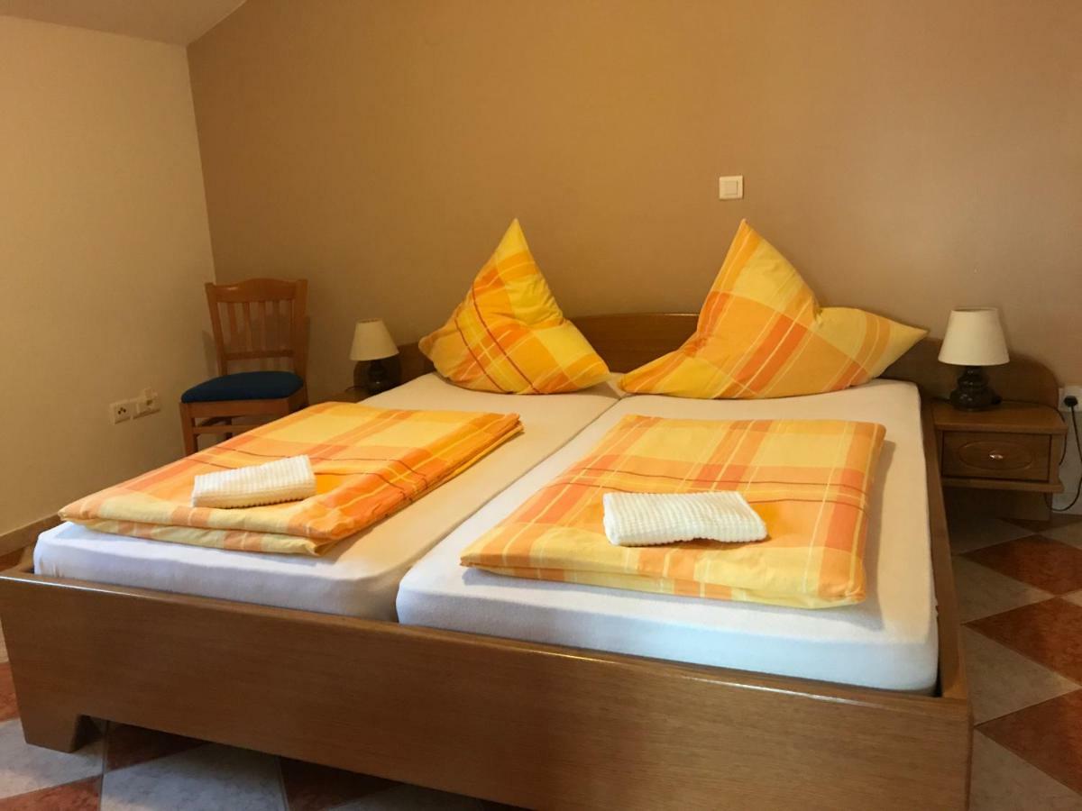 Apartmani Amado/Lozic Zara Esterno foto